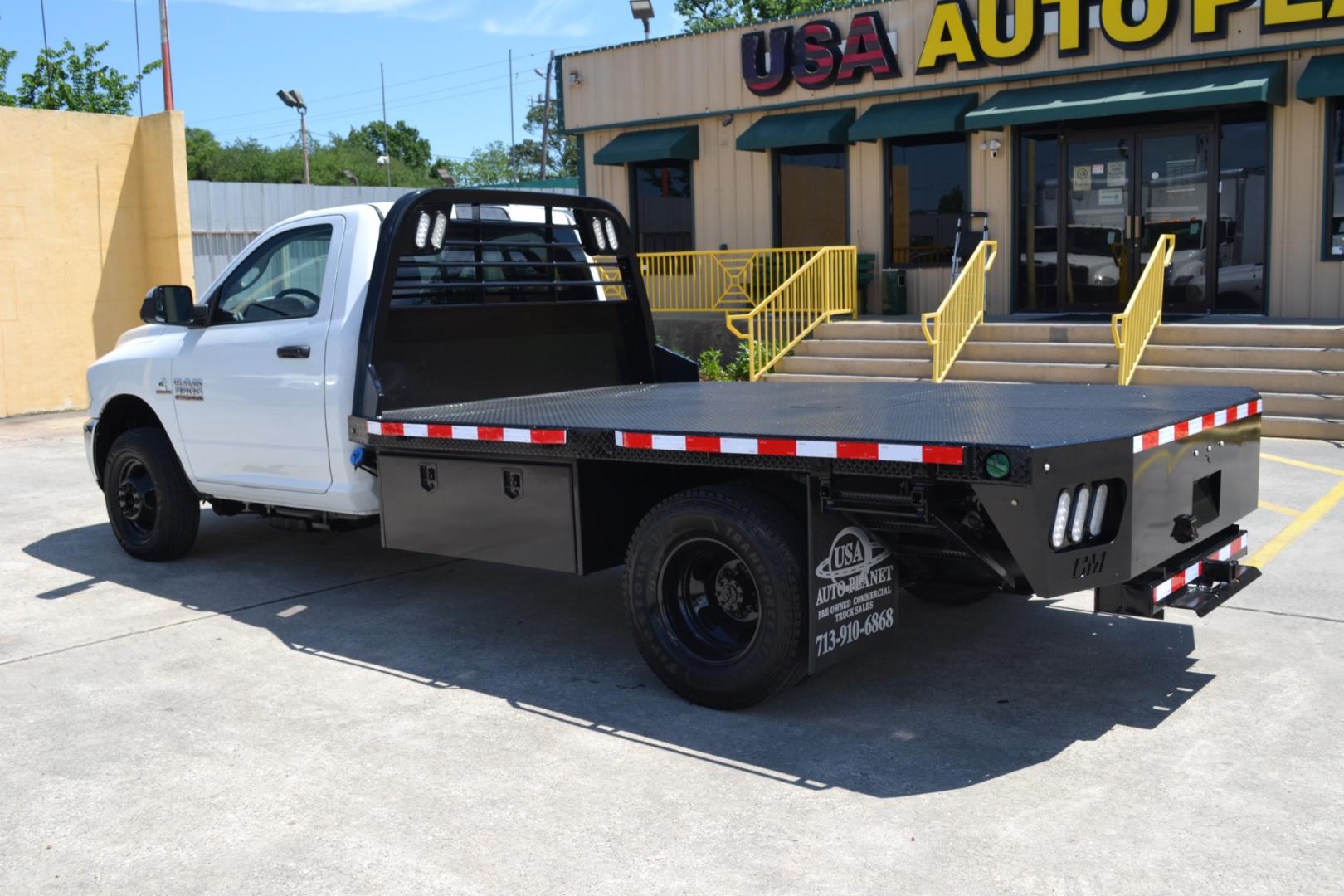 2018 WHITE /GRAY RAM 3500 with an CUMMINS 6.7L TURBO DIESEL engine, AISIN A465 6SPD AUTOMATIC transmission, located at 9172 North Fwy, Houston, TX, 77037, (713) 910-6868, 29.887470, -95.411903 - 14,000LB GVWR, 11FT FLATBED, 98" WIDE, 2 X TOOLBOXES, GOOSENECK/BUMPER PULL HITCH, 4X4, POWER WINDOWS, LOCKS, & MIRRORS, COLD A/C , CRUISE CONTROL - Photo#6